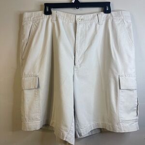EUC Men’s Dockers Tan Cargo Shorts Size 40 waist #96